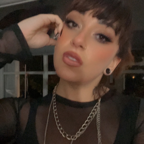 PISH POSH 🤭 tis Jackie. Nice to acquaint with you - Picture 5 of 8